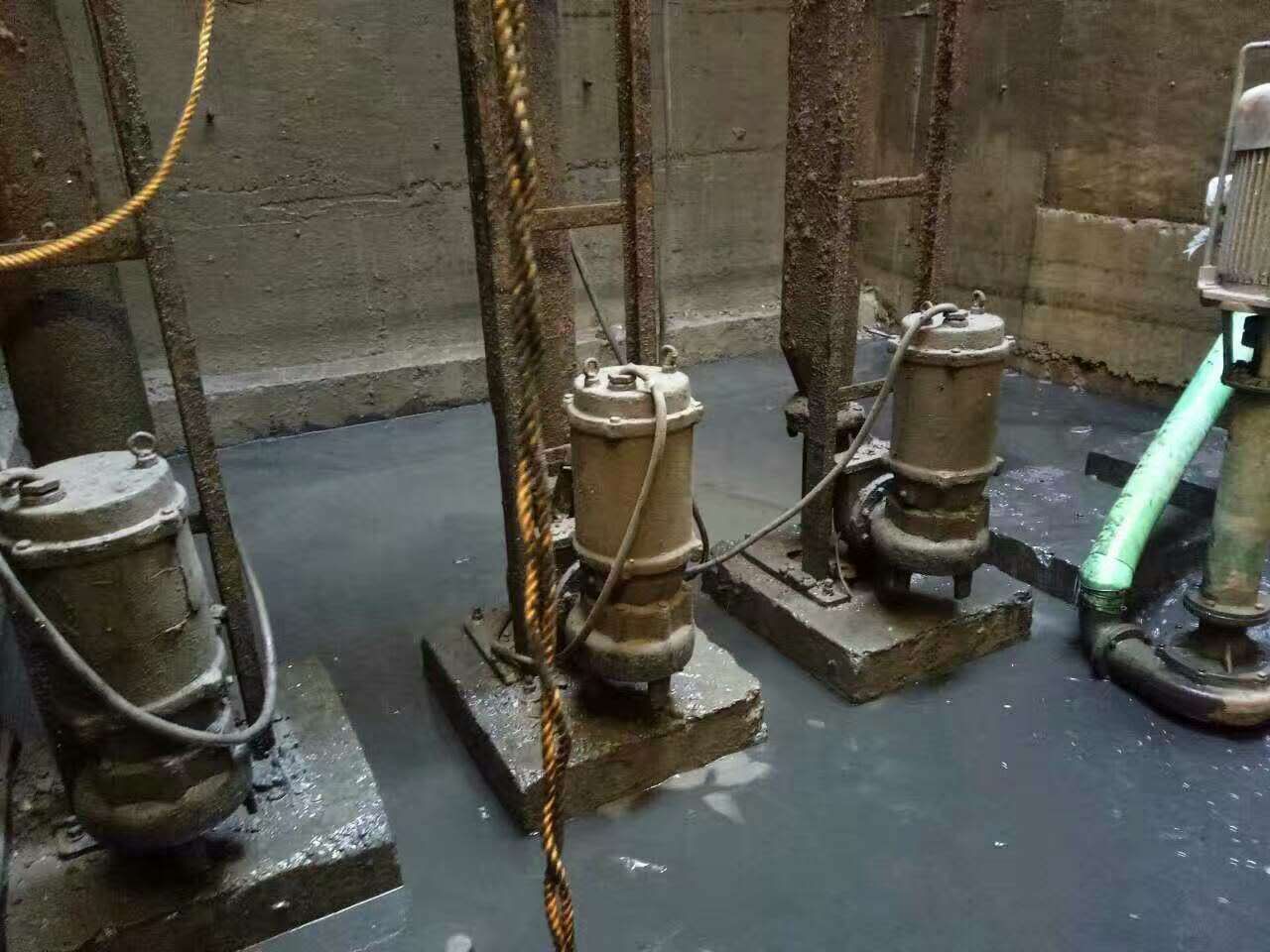 金水污水池清理